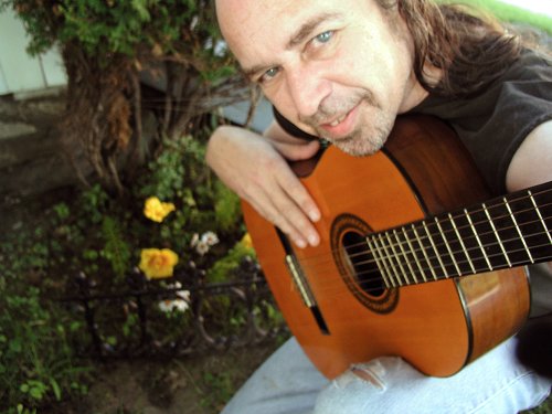 danydanielgabriel musique fleur guitare