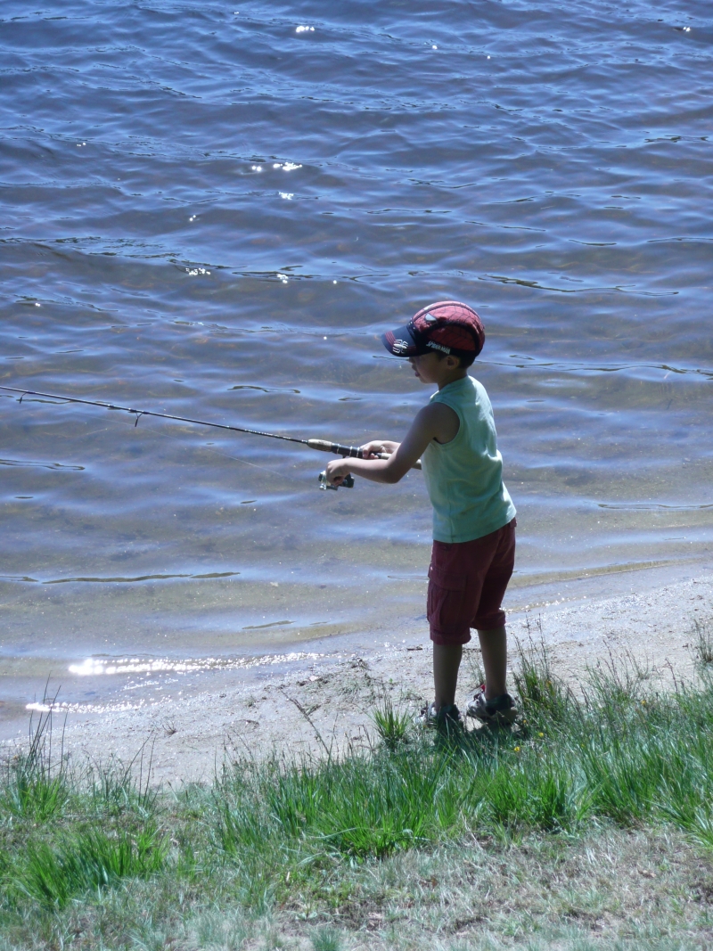 Enzo à la pêche