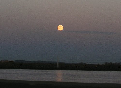 pleine lune fleuve st laurent 2 novembre 2009 monrtreal