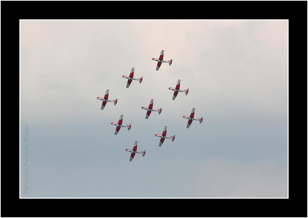 Dans le Ciel de Reims, la Patrouille Suisse nous montre son talent