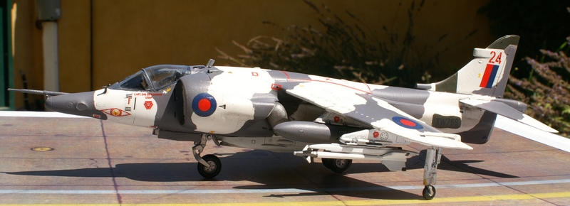[Italeri] Harrier Gr3 UK 090828045836657404337691