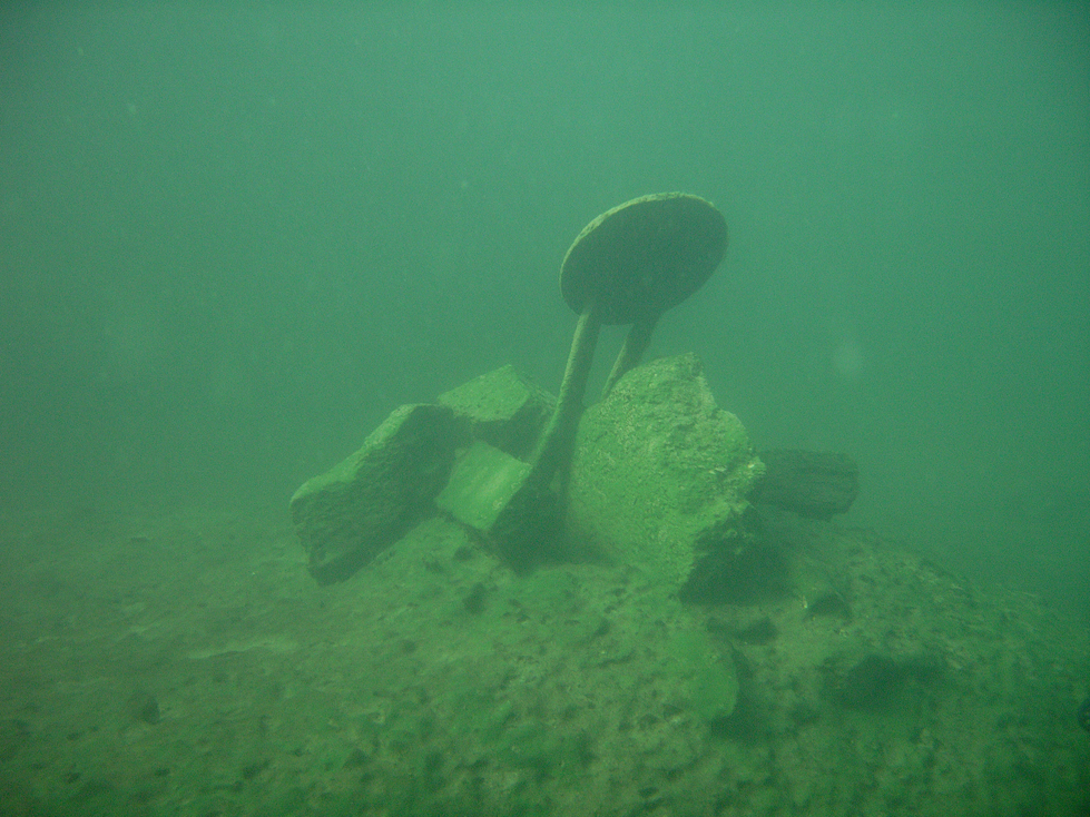 Site d'Eguzon sous l'eau. 091011091531857524619631
