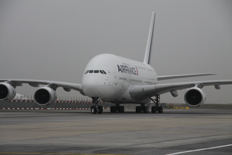 [HS] Arrivée de l'A380 (F-HPJA) sur Orly le 11/11/2009 - Page 3 091031122645587184751544