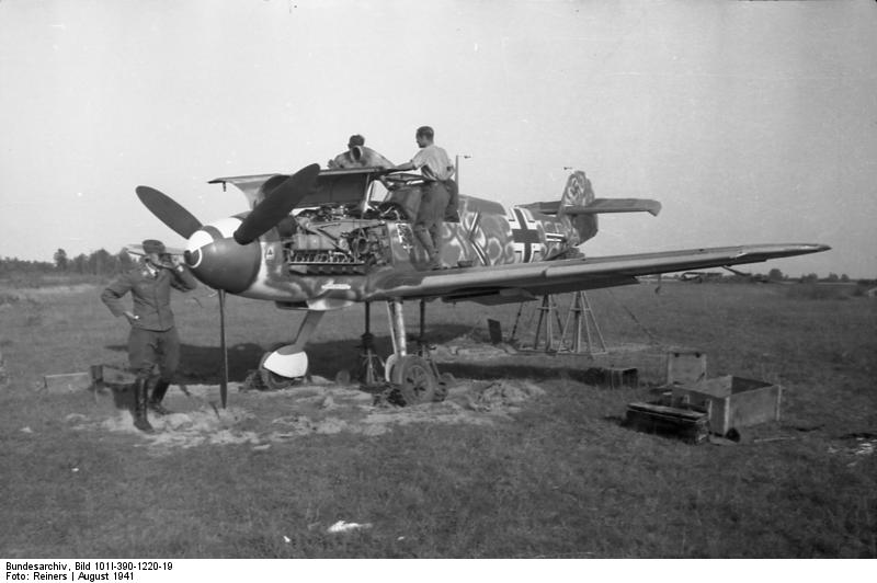 Messerschmitt Bf-109 091102013240704394768145