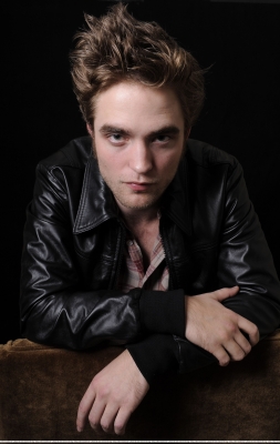 New Moon Cast Tour Portraits - 2009 [R. Pattinson] NEW 091109111841887484816228