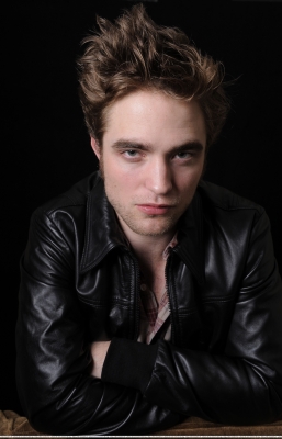 New Moon Cast Tour Portraits - 2009 [R. Pattinson] NEW 091109111842887484816235