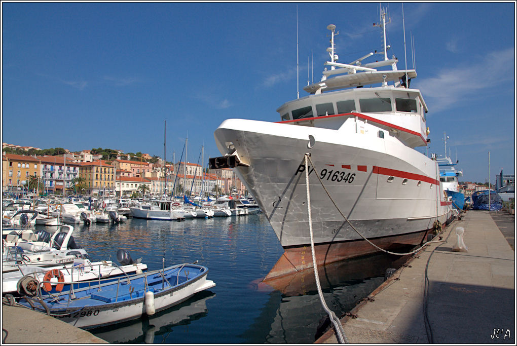 [VIE DES PORTS] Quelques bateaux de pêche (sur nos côtes Françaises) - Page 10 091114062205743894859359