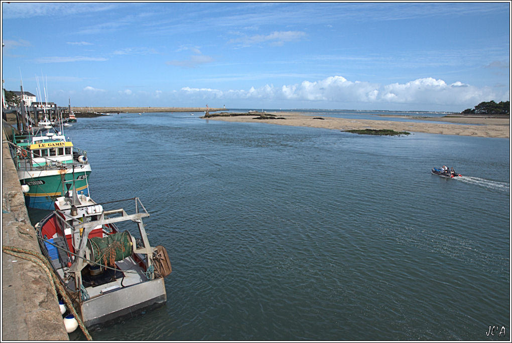 [VIE DES PORTS] Quelques bateaux de pêche (sur nos côtes Françaises) - Page 10 091114095354743894860997