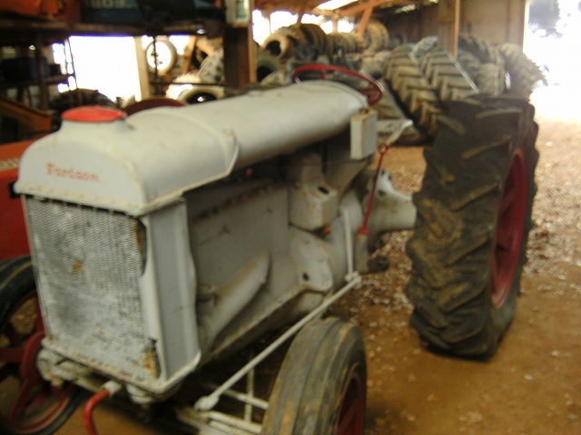 tracteur Fordson F a vendre 4500€. 091216083629823775070029