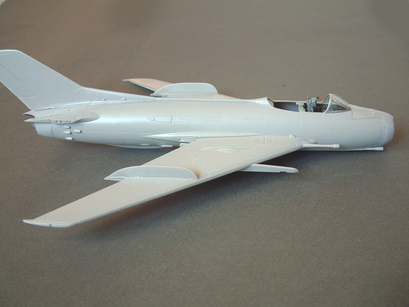 [Trumpeter] 1/48 - Mikoyan-Gourevitch Mig-19 S Farmer  - Page 4 091220094710476905091705