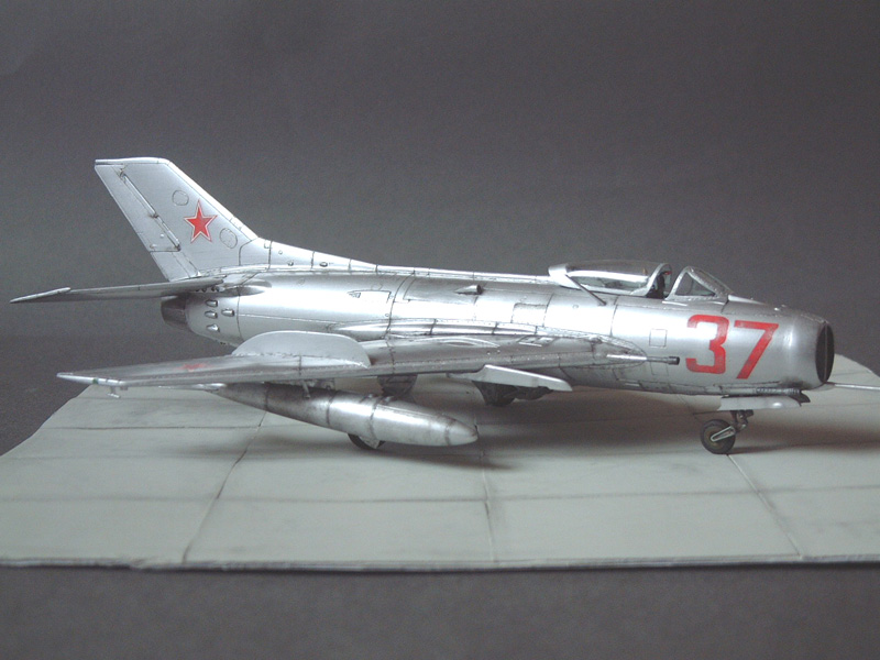 [Trumpeter] Mig19S 091223114156476905111976