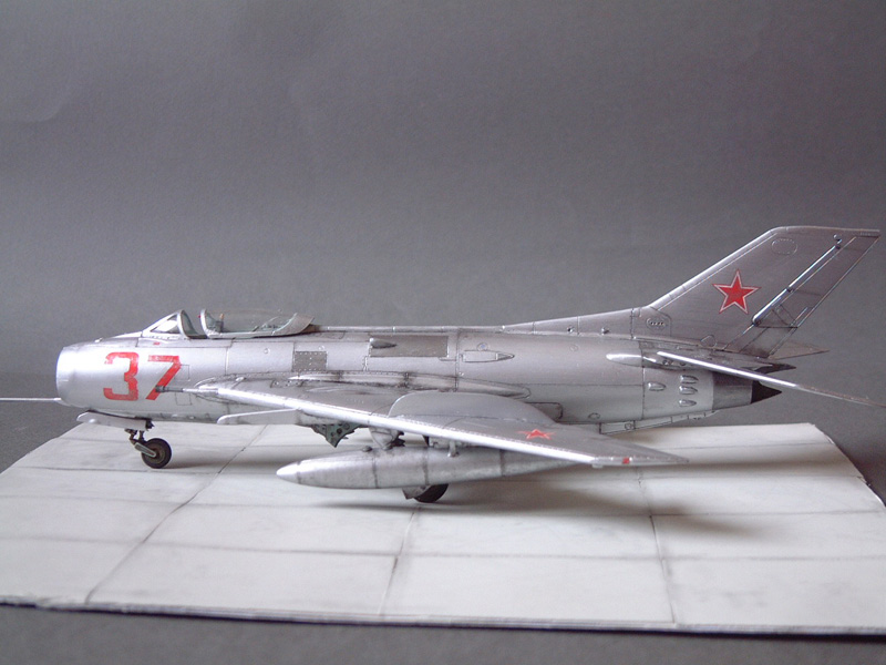 [Trumpeter] Mig19S 091223114205476905111977