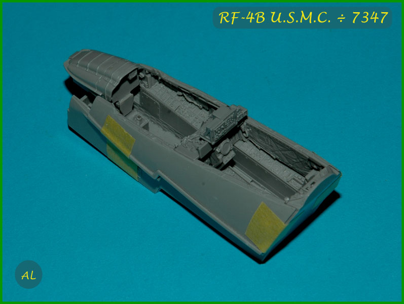 [MC1 - F4 Phantom] [HASEGAWA] RF-4B Phantom II "U.S.M.C. Reconnaissance" 1/48 091227054747558505132458