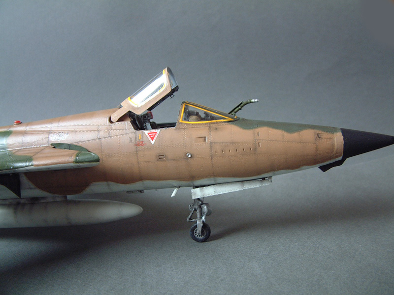 [HobbyBoss] Republic F-105D Thunderchief  1/48 100125021931476905314709