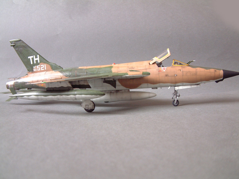 [HobbyBoss] Republic F-105D Thunderchief  1/48 100125021942476905314711