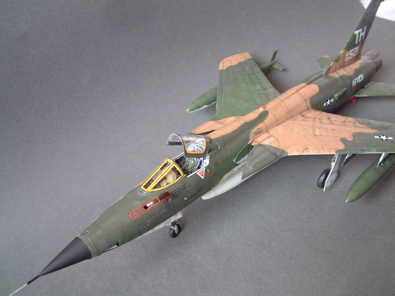 [HobbyBoss] Republic F-105D Thunderchief  1/48 100125022117476905314720