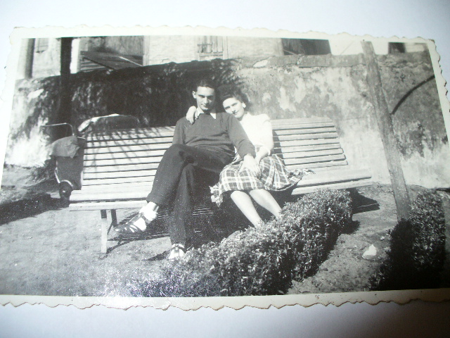 Ma mère et mon père 100213085803981625429397
