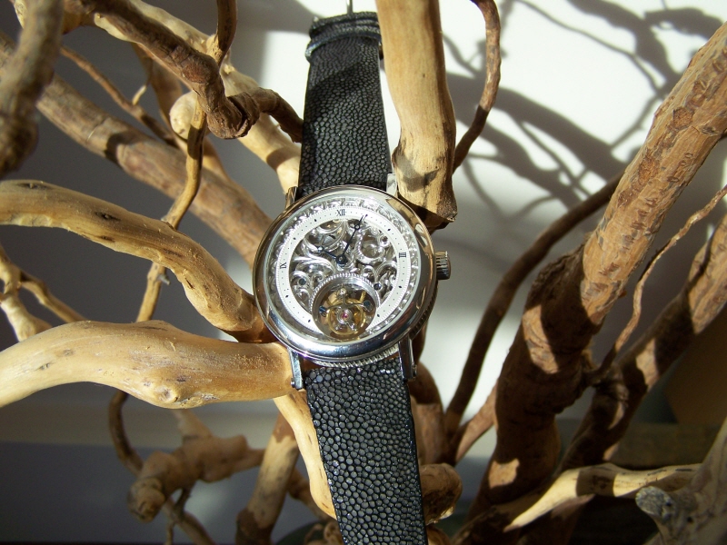[Packshot] Seagull flying tourbillon limited edition 100215010433486945444954